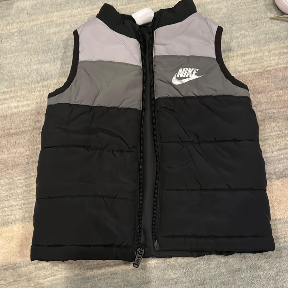 Nike vest